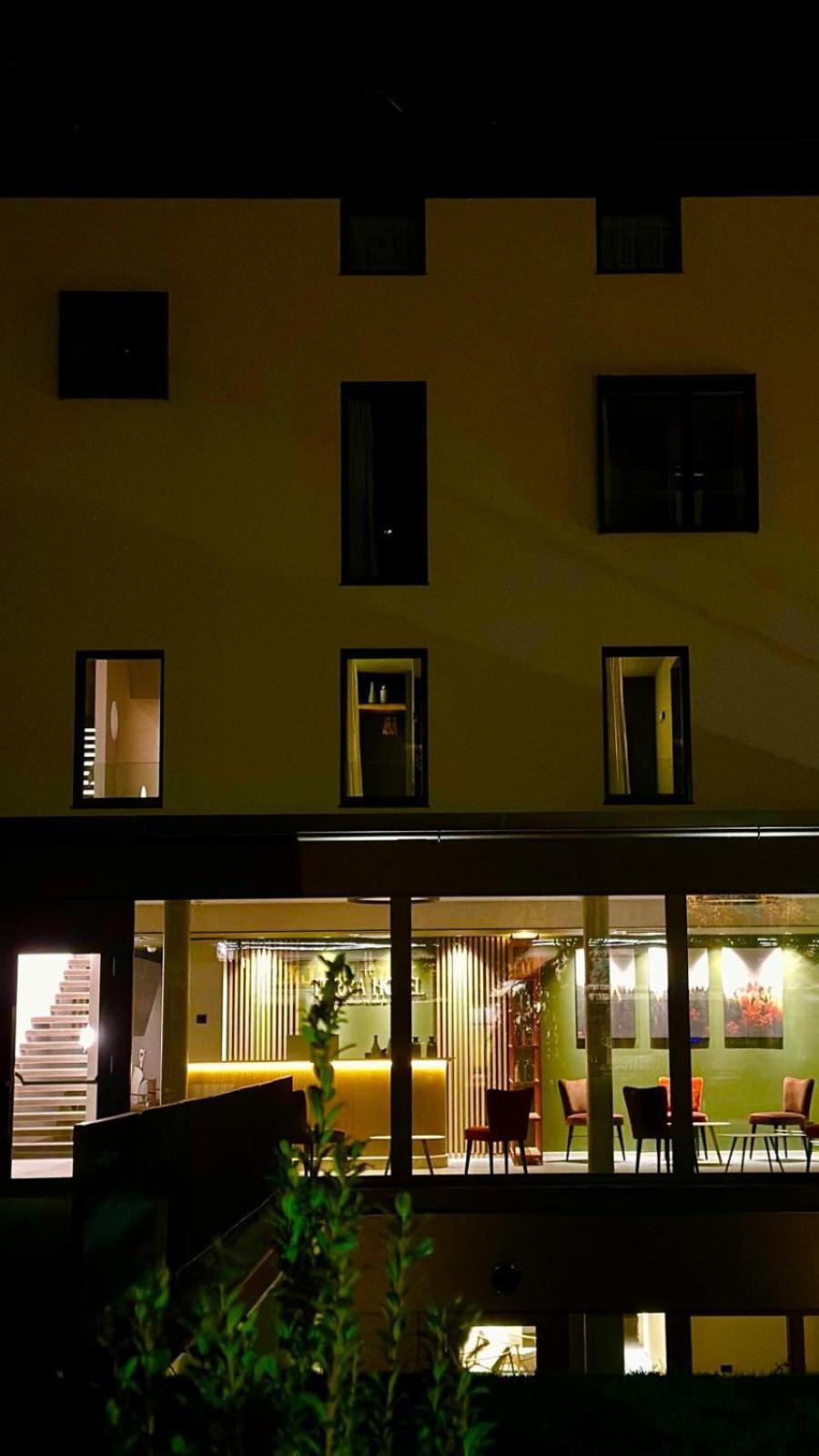 Terra Hotel Boutique Tirano Bagian luar foto
